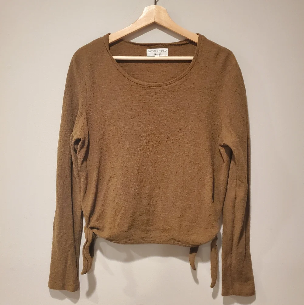 Madell Texture & Thread Top - Picture 1 of 7